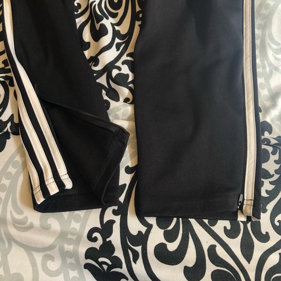 ADIDAS trackpants - Picture 5 of 5